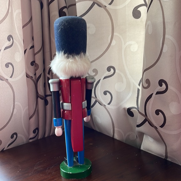 Nutcracker - Picture 2 of 4